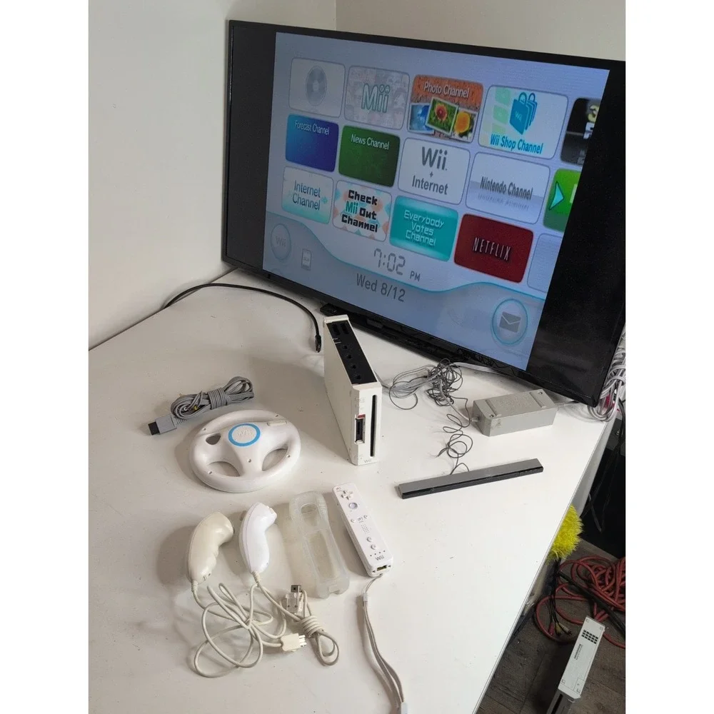 Nintendo Wii RVL-001 GameCube Compatible Console Wii Bundle Wires Wiimote More!